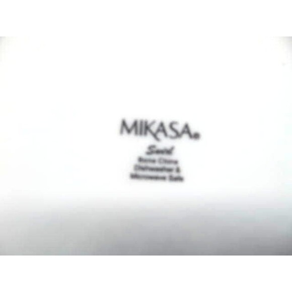 Mikasa Swirl White Bone China  9" Salad Luncheon Plates Bundle of 4 - Picture 10 of 11